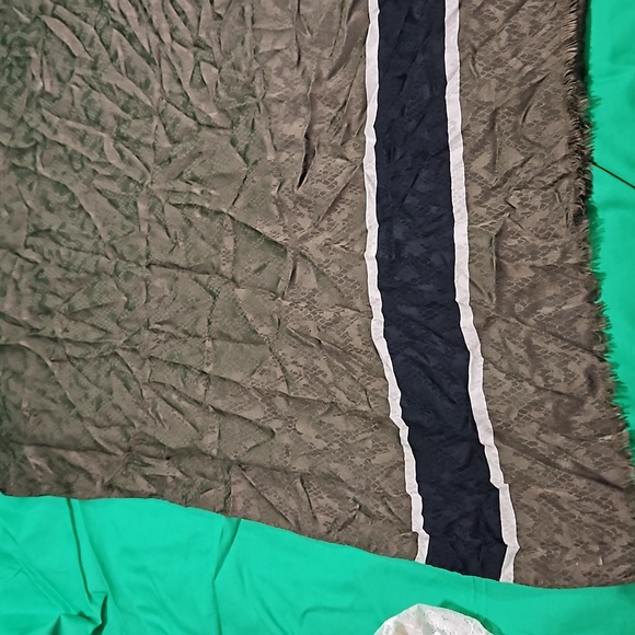 Giorgio Armani Vintage 100% Silk Scarf - Picture 2 of 10